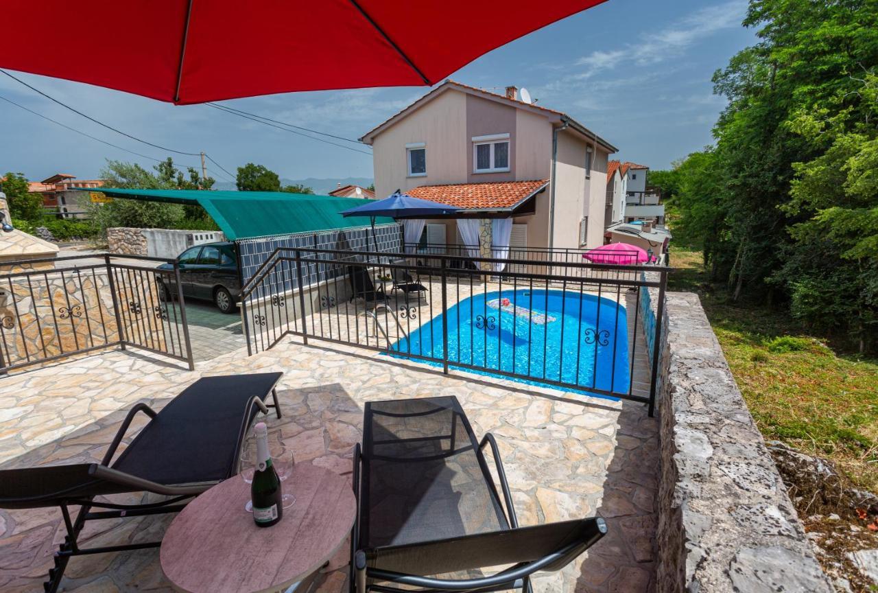 Apartment With A Private Swimming Pool, Garden & Bbq Gostinjac Kültér fotó