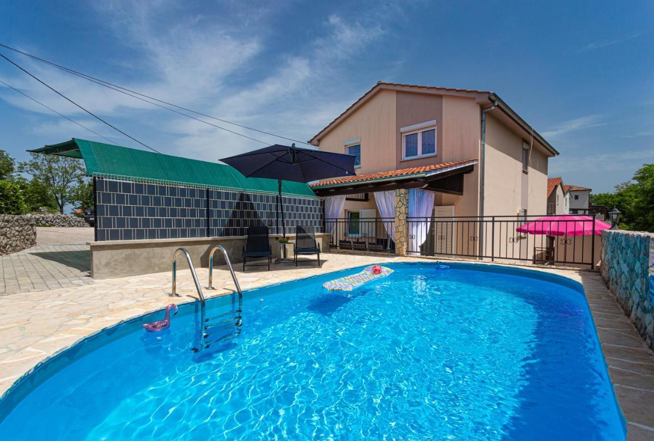 Apartment With A Private Swimming Pool, Garden & Bbq Gostinjac Kültér fotó