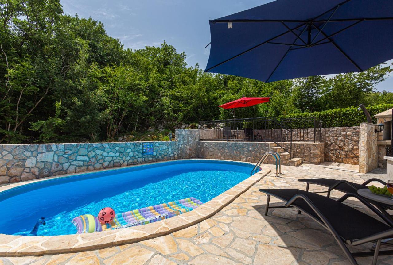 Apartment With A Private Swimming Pool, Garden & Bbq Gostinjac Kültér fotó