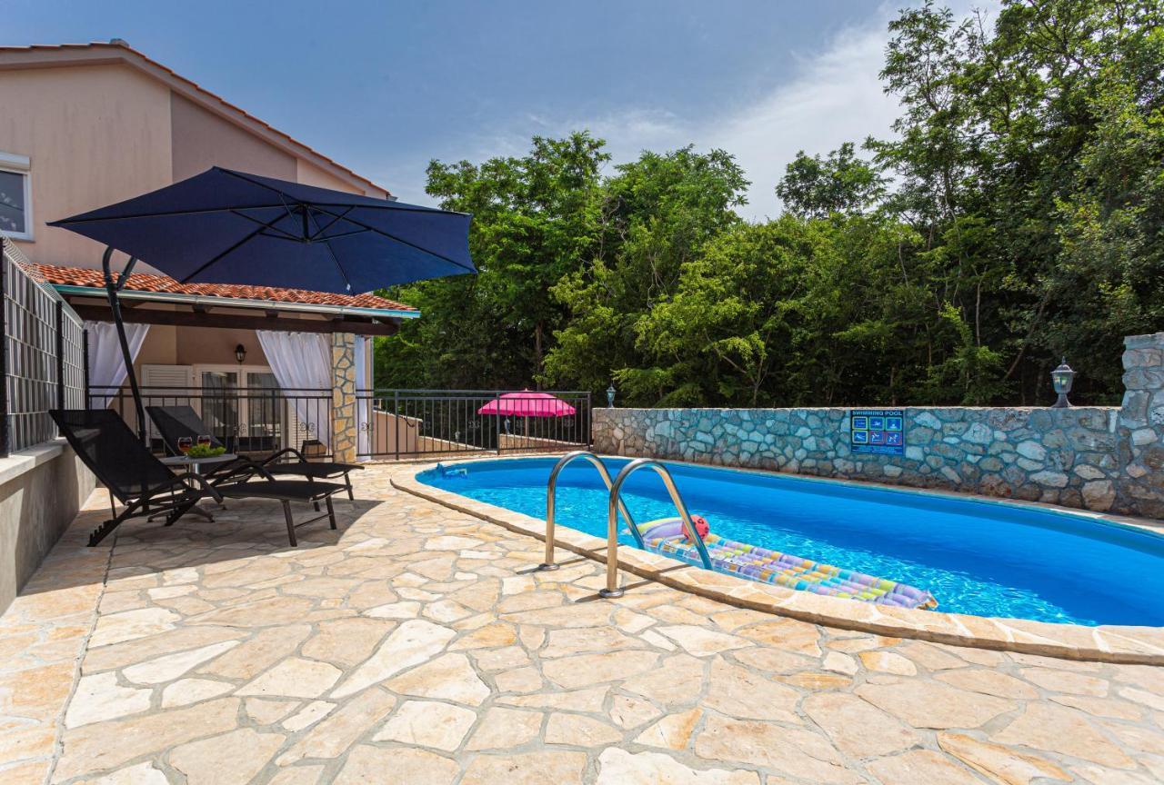 Apartment With A Private Swimming Pool, Garden & Bbq Gostinjac Kültér fotó