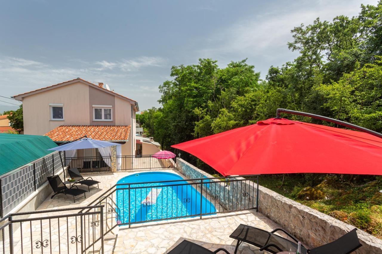 Apartment With A Private Swimming Pool, Garden & Bbq Gostinjac Kültér fotó